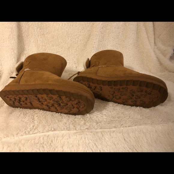 MUDD Boots / Booties - Faux Fur and Synthetic Upper. Excellent Nearly-New. - Picture 5 of 8